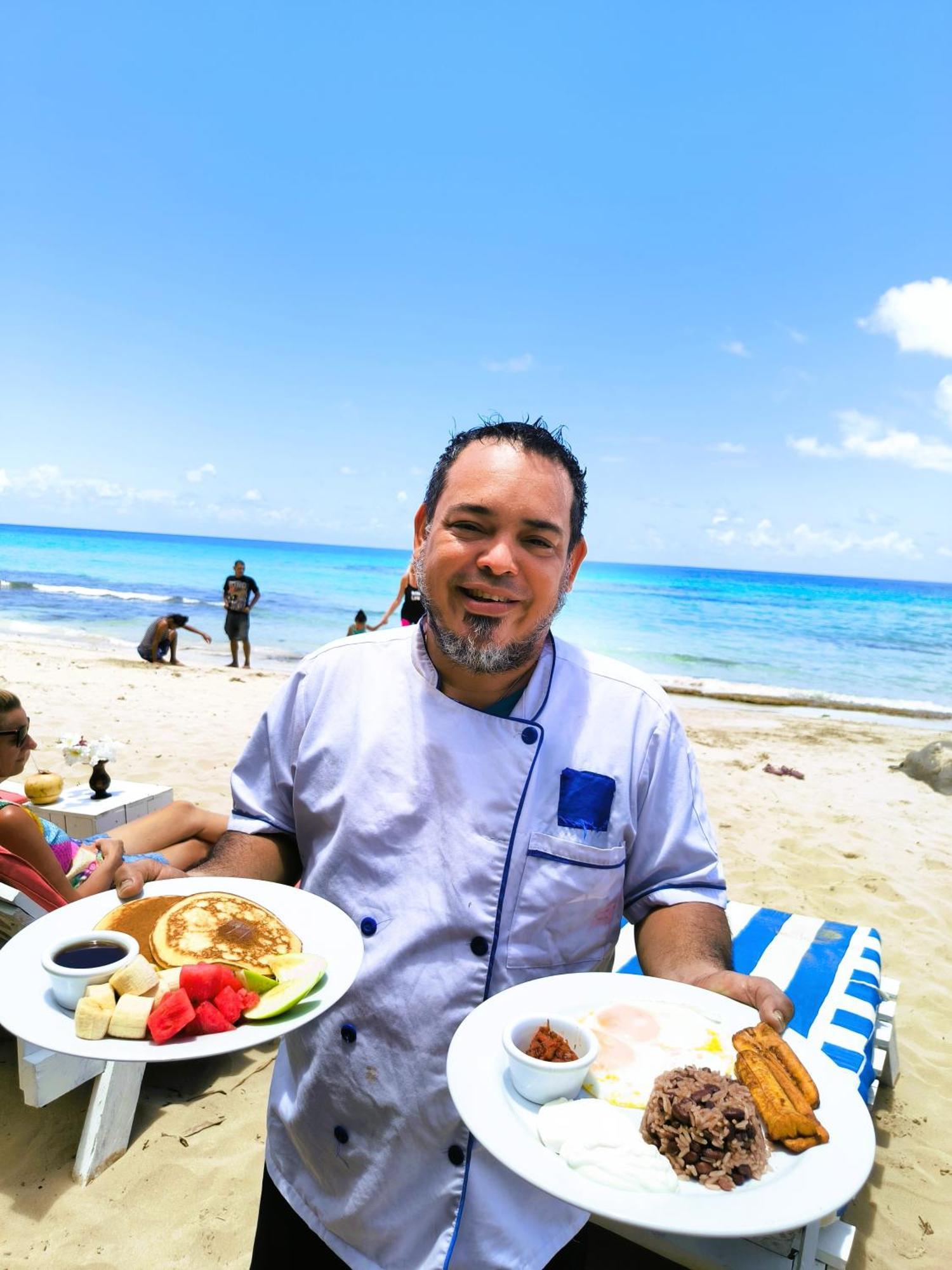 Paraiso Beach Hotel Brig Bay Dış mekan fotoğraf