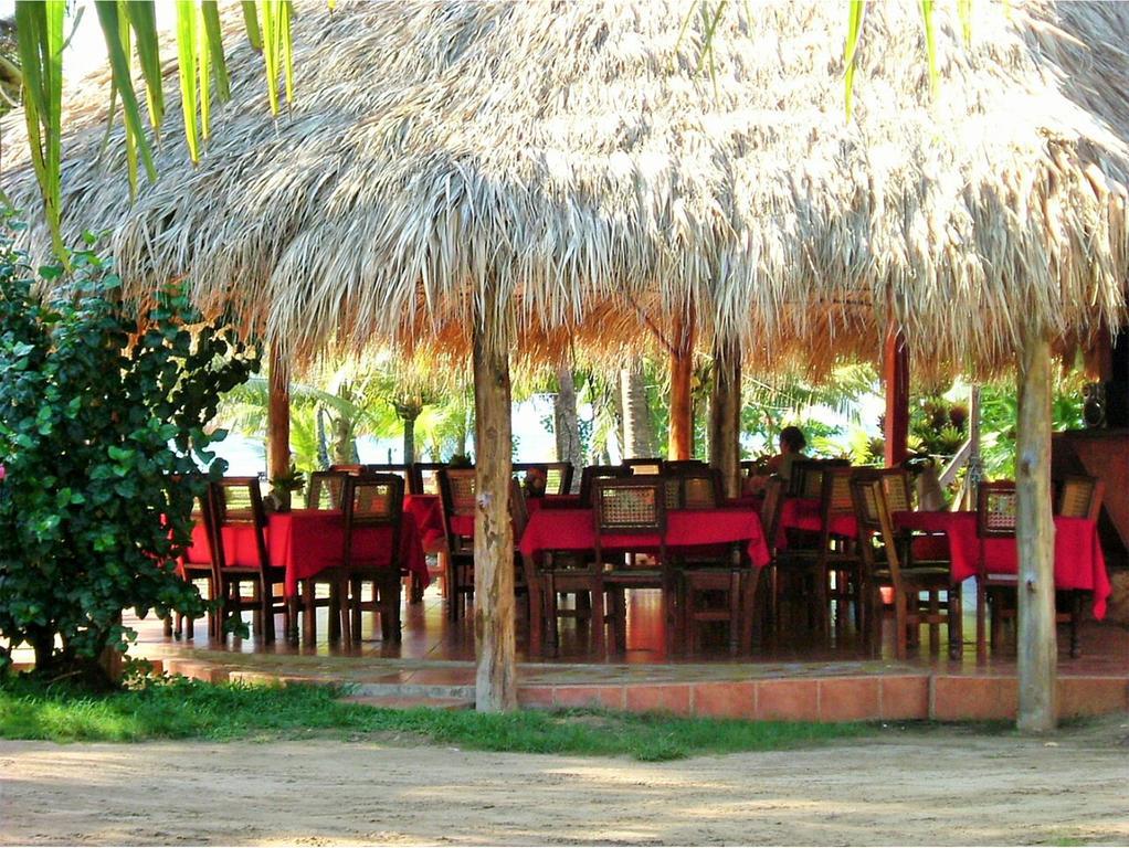 Paraiso Beach Hotel Brig Bay Dış mekan fotoğraf
