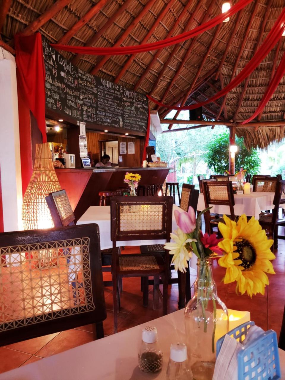 Paraiso Beach Hotel Brig Bay Dış mekan fotoğraf